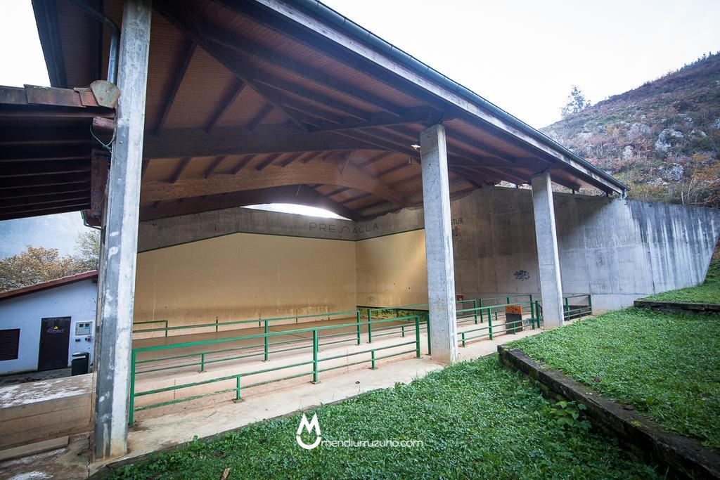Casa Rural Eleizondo Haundia Itziar Exterior foto
